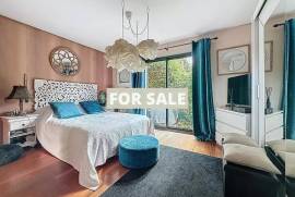 Detached House with Lovely Swimming Pool