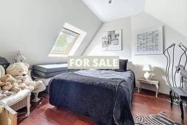 Detached House with Lovely Swimming Pool