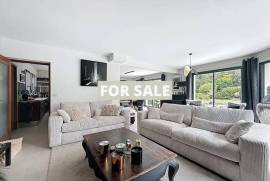 Detached House with Lovely Swimming Pool