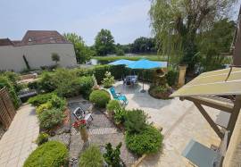Main House and Guest House on the Banks of the Dordogne River