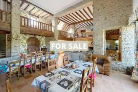 Huge Grand Country Property with Parkland Gardens and Lake