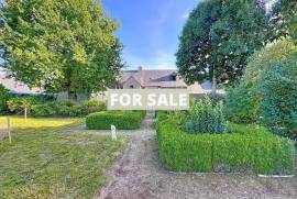 Huge Grand Country Property with Parkland Gardens and Lake