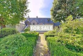 Huge Grand Country Property with Parkland Gardens and Lake