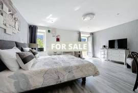 Huge Grand Country Property with Parkland Gardens and Lake