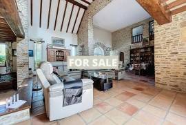 Huge Grand Country Property with Parkland Gardens and Lake
