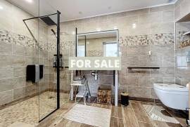 Huge Grand Country Property with Parkland Gardens and Lake