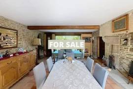 Huge Grand Country Property with Parkland Gardens and Lake