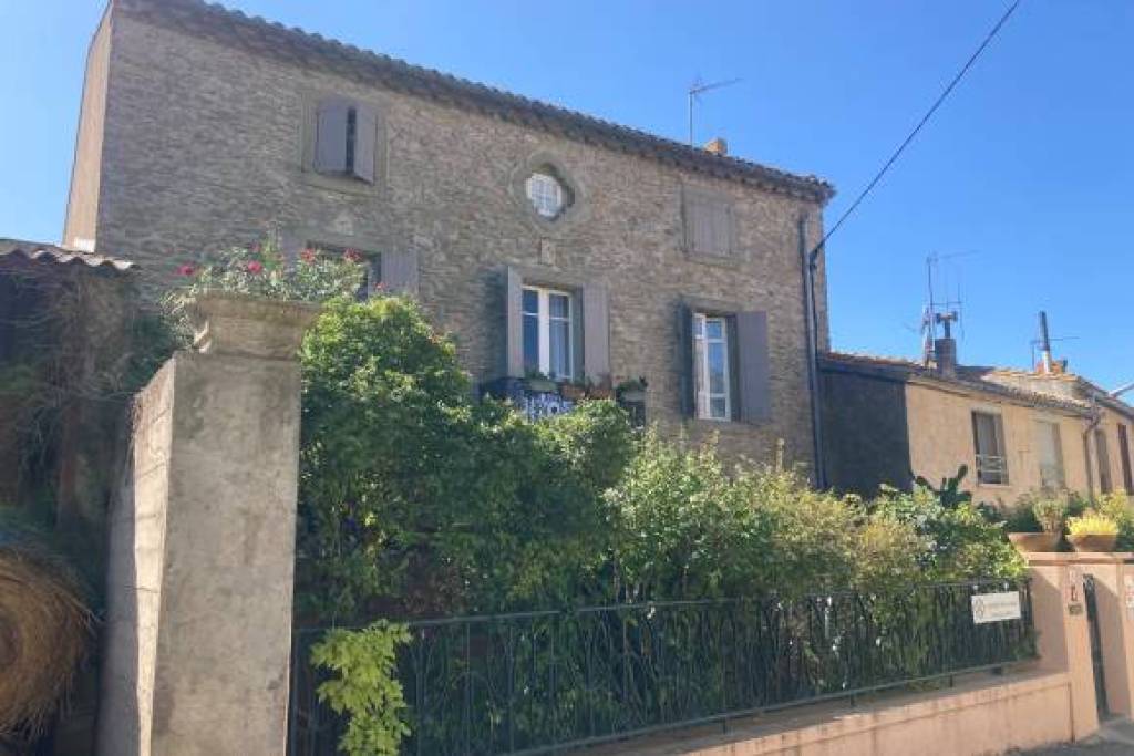 Mansion House With Garden And Terrace