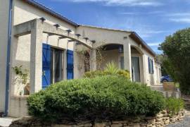 Very Comfortable Single Storey Villa With Garage