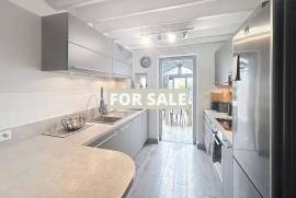 Coastal Property with Lovely Accommodation