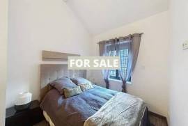 Coastal Property with Lovely Accommodation