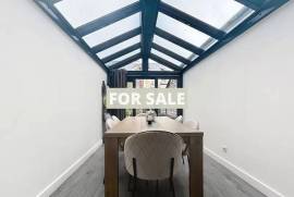 Coastal Property with Lovely Accommodation