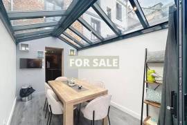 Coastal Property with Lovely Accommodation