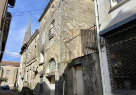 Town House with Business Opportunity