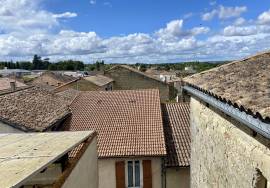 Town House with Business Opportunity