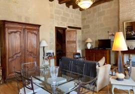 Town House with Business Opportunity