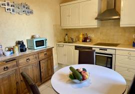 Town House with Business Opportunity