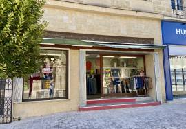 Town House with Business Opportunity