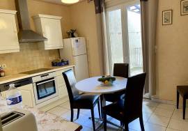 Town House with Business Opportunity
