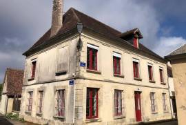 Character Town House with Courtyard Garden