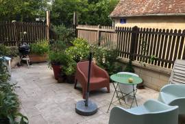 Character Town House with Courtyard Garden