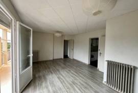 Apartment With Balcony, Cellar And Parking