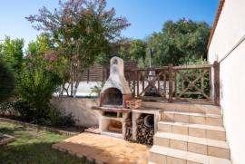 Detached Villa with Swimming Pool