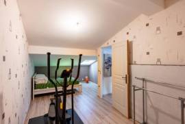 Detached Villa with Swimming Pool