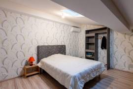 Detached Villa with Swimming Pool