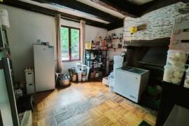 Property with Freehold Business in Lovely Location
