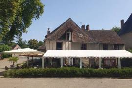 Property with Freehold Business in Lovely Location