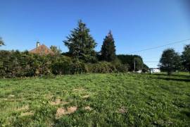 Building Plot with Services Nearby