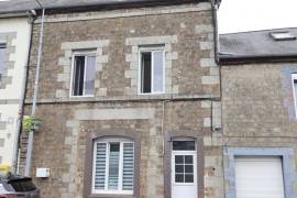 Town House with Neat Courtyard Garden