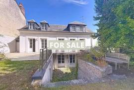 Period Property by the Coast with Lovely Garden