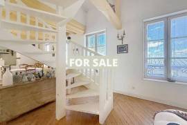 Period Property by the Coast with Lovely Garden