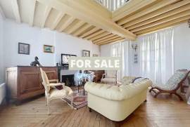 Period Property by the Coast with Lovely Garden