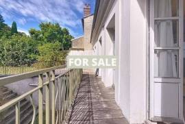 Period Property by the Coast with Lovely Garden