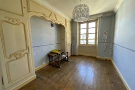Town House in Good Order in Heart of Town
