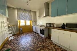 Town House in Good Order in Heart of Town
