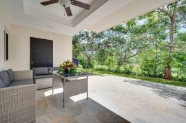 Jacarandas 15: Modern 3-Bedroom Townhome Minutes from Tamarindo!
