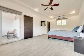 Jacarandas 15: Modern 3-Bedroom Townhome Minutes from Tamarindo!