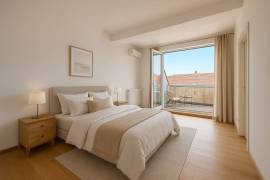 Vacant 3-room penthouse with two balconies in a Prime Location - Prenzlauer Berg, near Humannplatz