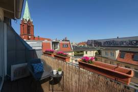 Vacant 3-room penthouse with two balconies in a Prime Location - Prenzlauer Berg, near Humannplatz