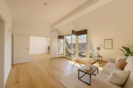Vacant 3-room penthouse with two balconies in a Prime Location - Prenzlauer Berg, near Humannplatz