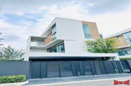 VIVE Rama 9 - Spacious Luxury House with 3 Bedrooms and Stunning Amenities