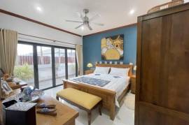 Sunset Views: 5 Bedroom Villa in absolutely superb condition