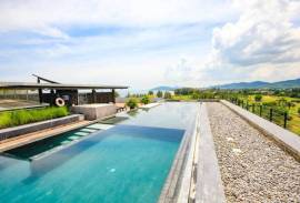 The Sanctuary: 2 Bedroom Condo With Stunning Views
