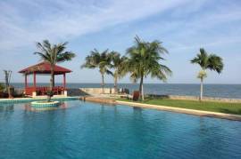 Large 2 Bed Condominium by the Sea - North Hua Hin