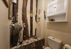 Ravissante Ancienne maison de village renovee, avec garage et jardin. Ravissante Ancienne maison de village renovee, avec garage et jardin.