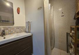 Ravissante Ancienne maison de village renovee, avec garage et jardin. Ravissante Ancienne maison de village renovee, avec garage et jardin.